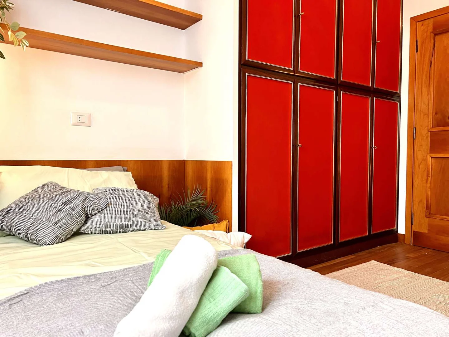 Habitación estudiantil amplia y cómoda en 