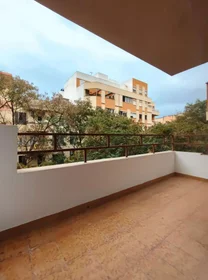 Private room at Carrer d'Indalecio Prieto, image 1 of 10