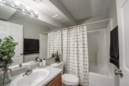 Habitación privada en West Van Buren Street, imagen 10 de 35
