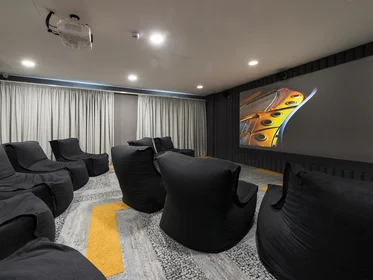 Entire apartment in residence at 39 Cobourg St, Plymouth PL1 1SP, United Kingdom , image 4 of 11