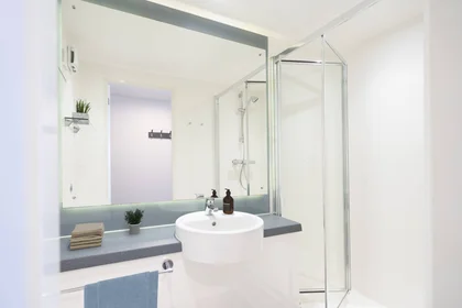 Private room in residence at 47 Kyle St, Glasgow G4 0JQ, United Kingdom, image 3 of 19