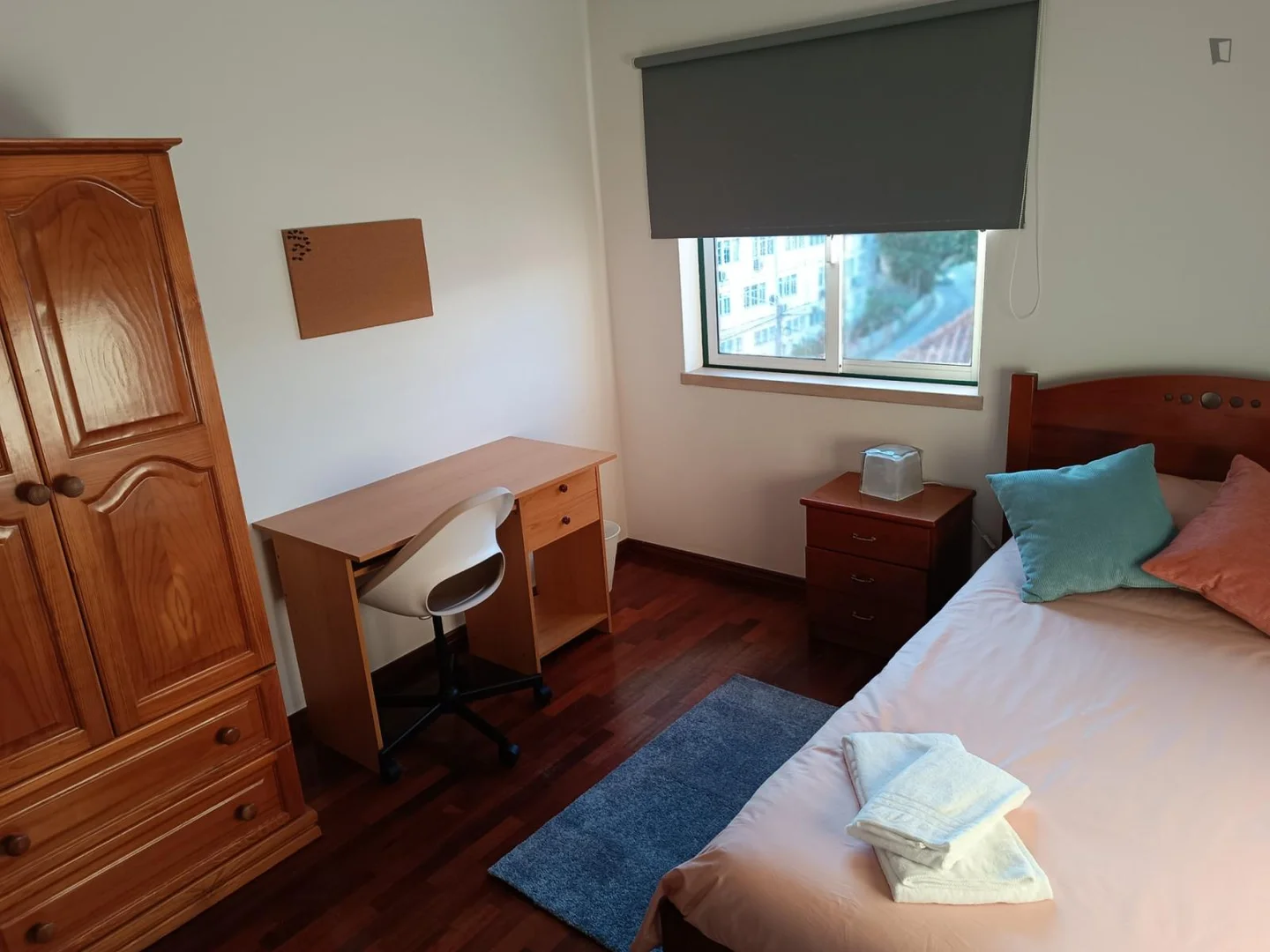 Funktionelles Studentenzimmer perfekt zum Studieren in 