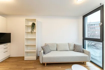 Logement entier à Rudower Chaussee, image 2 de 14