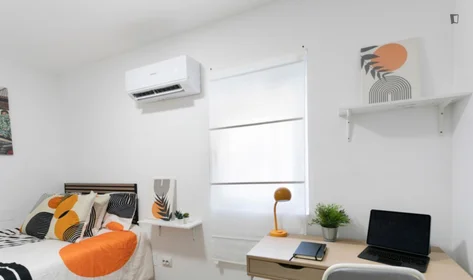 Chambre privée à Calle Jazmín, image 1 de 10