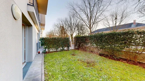 Dairenin tamamı konumu 6 Rue de Koufra, 44300 Nantes, France, 10 16 görüntüsü