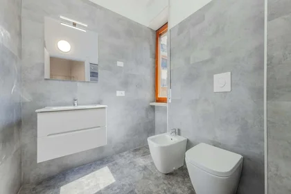 Chambre privée à Via Giulio Togni, 14, 25122 Brescia BS, Italy, image 5 de 12