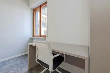 Chambre privée à Via Giulio Togni, 14, 25122 Brescia BS, Italy, image 3 de 9