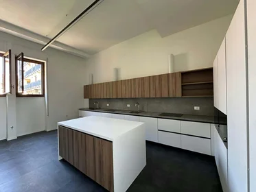Chambre privée à Via Giulio Togni, 14, 25122 Brescia BS, Italy, image 7 de 9