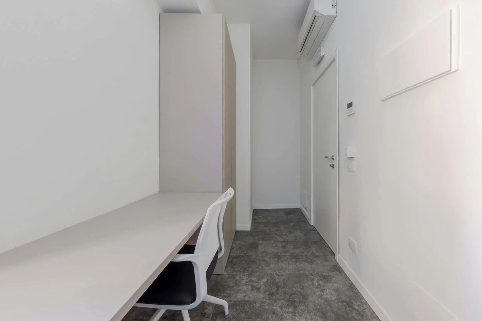Chambre d'étudiant confortable et spacieuse dans 