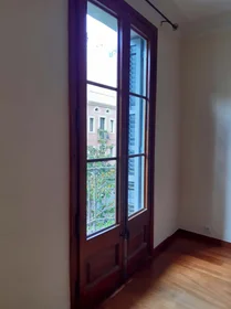 Privatzimmer in der C/ Gran de Gràcia, 08012 Barcelona, Spain, bild 8 von 31