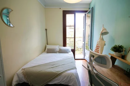 Privatzimmer in der C/ Gran de Gràcia, 08012 Barcelona, Spain, bild 2 von 35