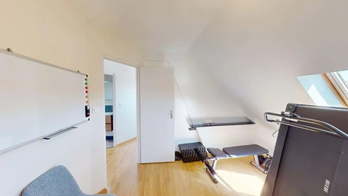 Chambre privée à 9 Parv. Saint-Jean Baptiste, 59100 Roubaix, France, image 19 de 30