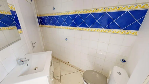 Chambre privée à 9 Parv. Saint-Jean Baptiste, 59100 Roubaix, France, image 28 de 30