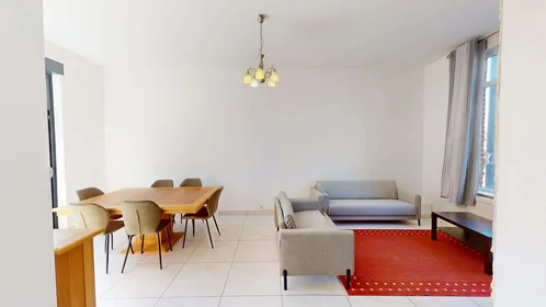 Chambre privée à 9 Parv. Saint-Jean Baptiste, 59100 Roubaix, France, image 7 de 30