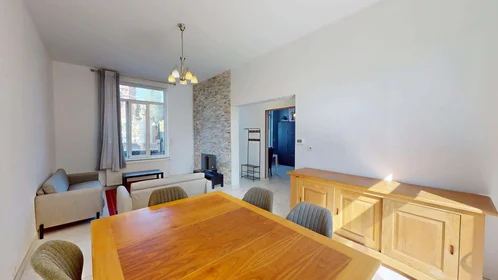 Chambre privée à 9 Parv. Saint-Jean Baptiste, 59100 Roubaix, France, image 9 de 30