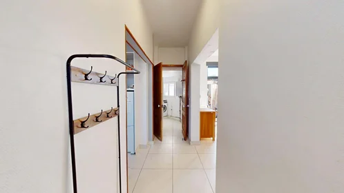 Chambre privée à 9 Parv. Saint-Jean Baptiste, 59100 Roubaix, France, image 23 de 30