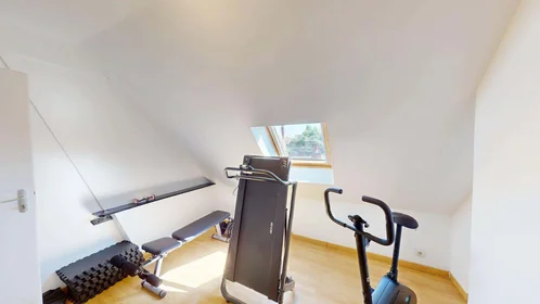Chambre privée à 9 Parv. Saint-Jean Baptiste, 59100 Roubaix, France, image 17 de 30