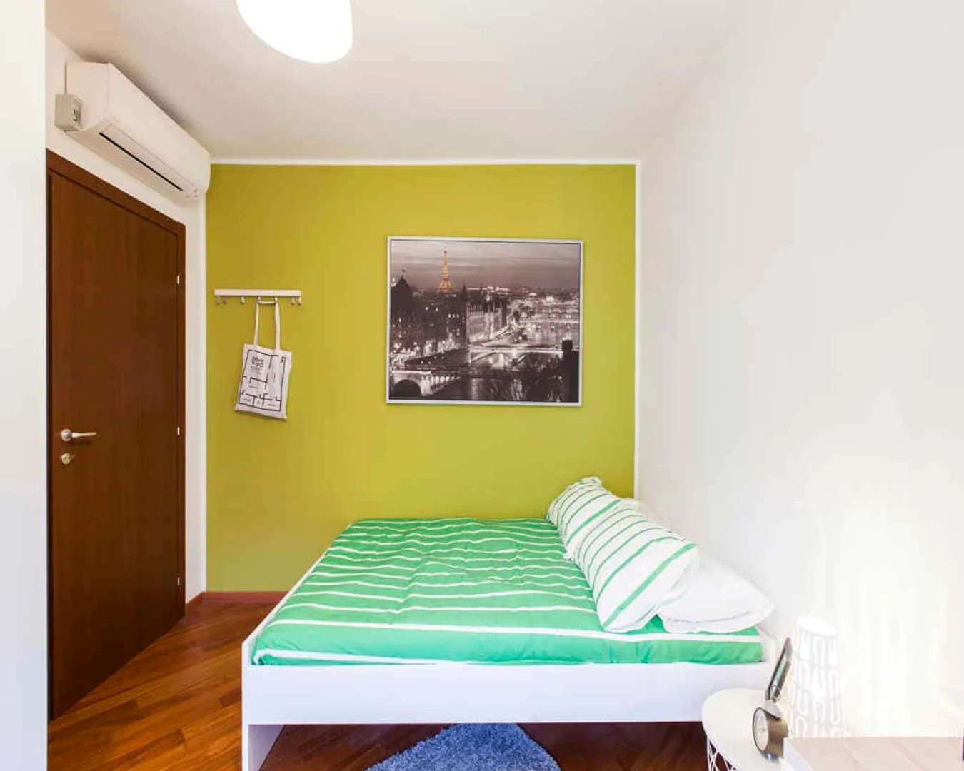 Habitación asequible para estudiantes con buena iluminación en 