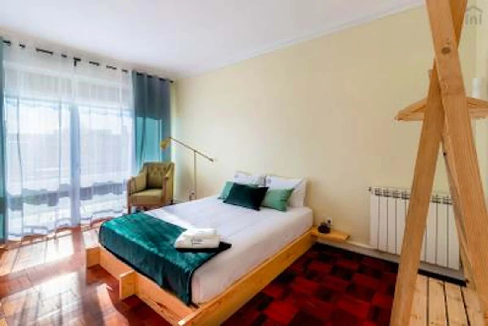 Student-friendly room in  with modern amenities