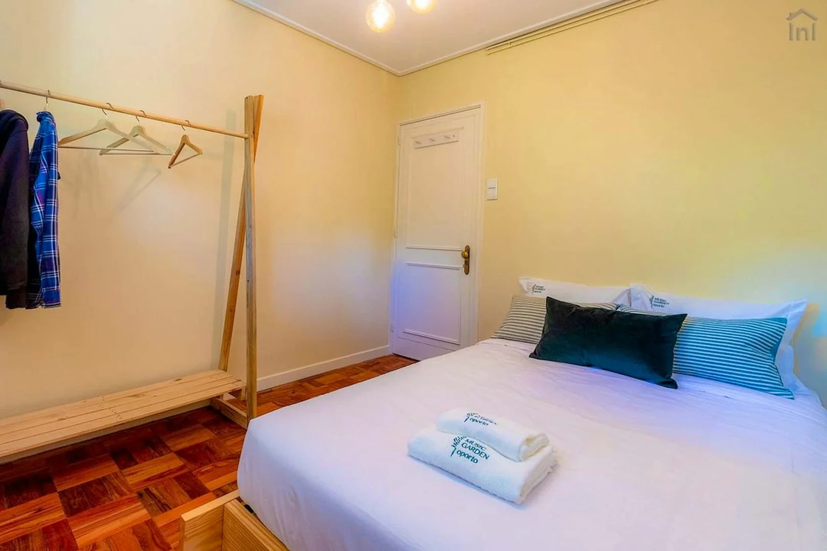 Economical student room with convenient location in 
