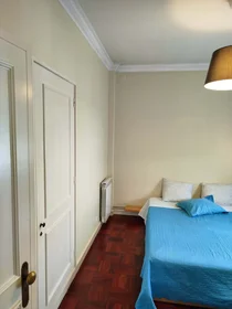 Private room at R. de Pedro Hispano 1172, 4250-365 Porto, Portugal, image 7 of 44