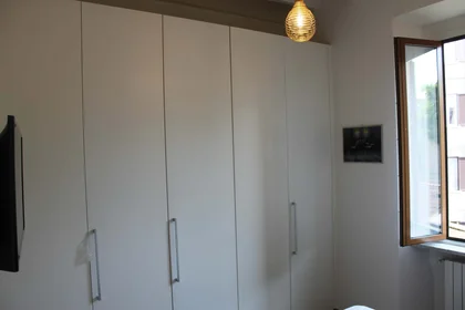 Alojamiento entero en Via Domenico Cirillo, 18, 20154 Milano MI, Italia, imagen 40 de 49