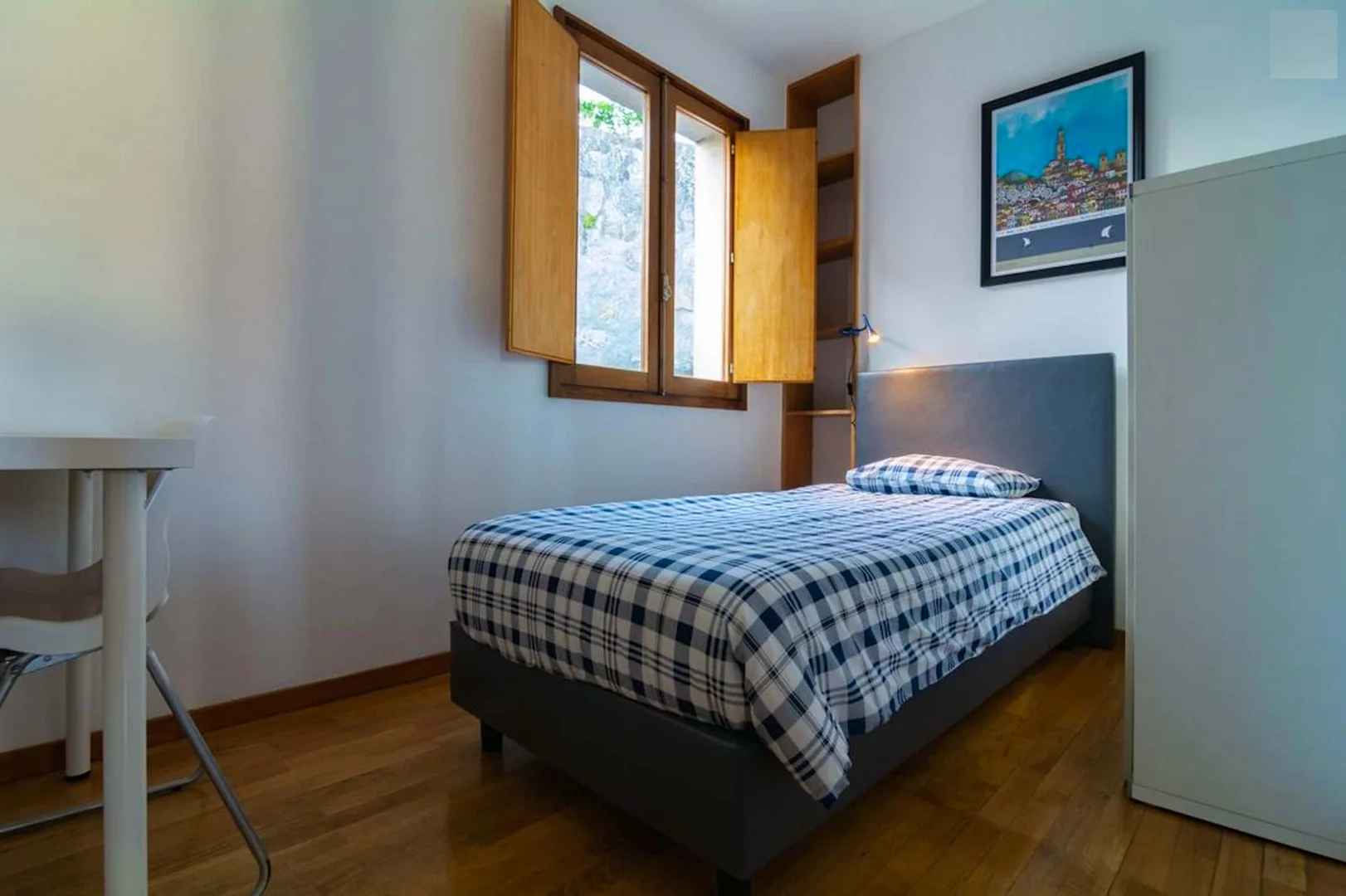Habitación para estudiantes en  con modernas comodidades