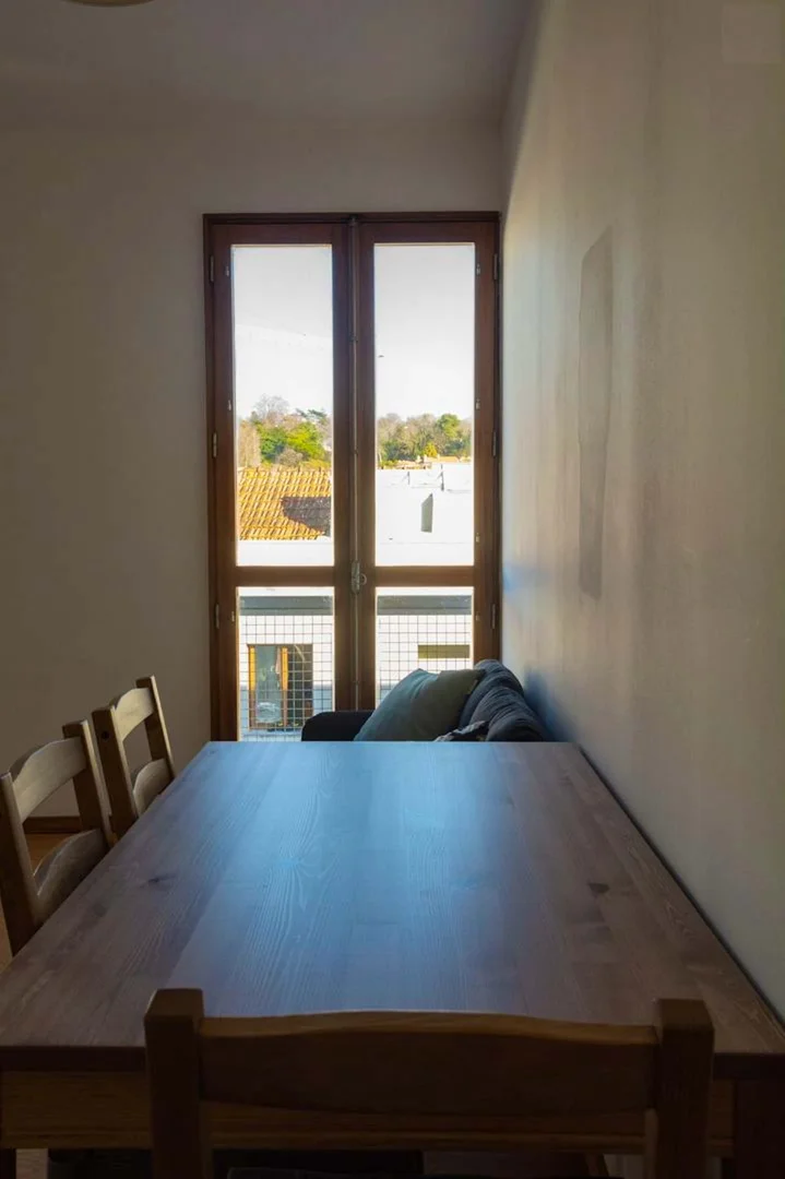 Habitación asequible para estudiantes con buena iluminación en 