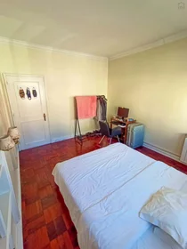 Private room at R. de Pedro Hispano 1172, 4250-365 Porto, Portugal, image 2 of 49