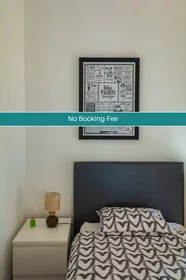 Habitación privada en Rua de Salgueiro Maia 206, 4150-290 Porto, Portugal, imagen 1 de 32