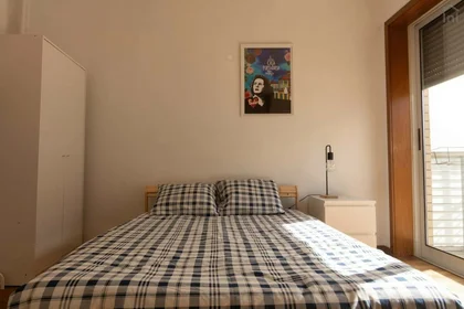 Stanza privata in R. Académico Futebol Club 73, 4200-602 Porto, Portugal, immagine 2 di 44
