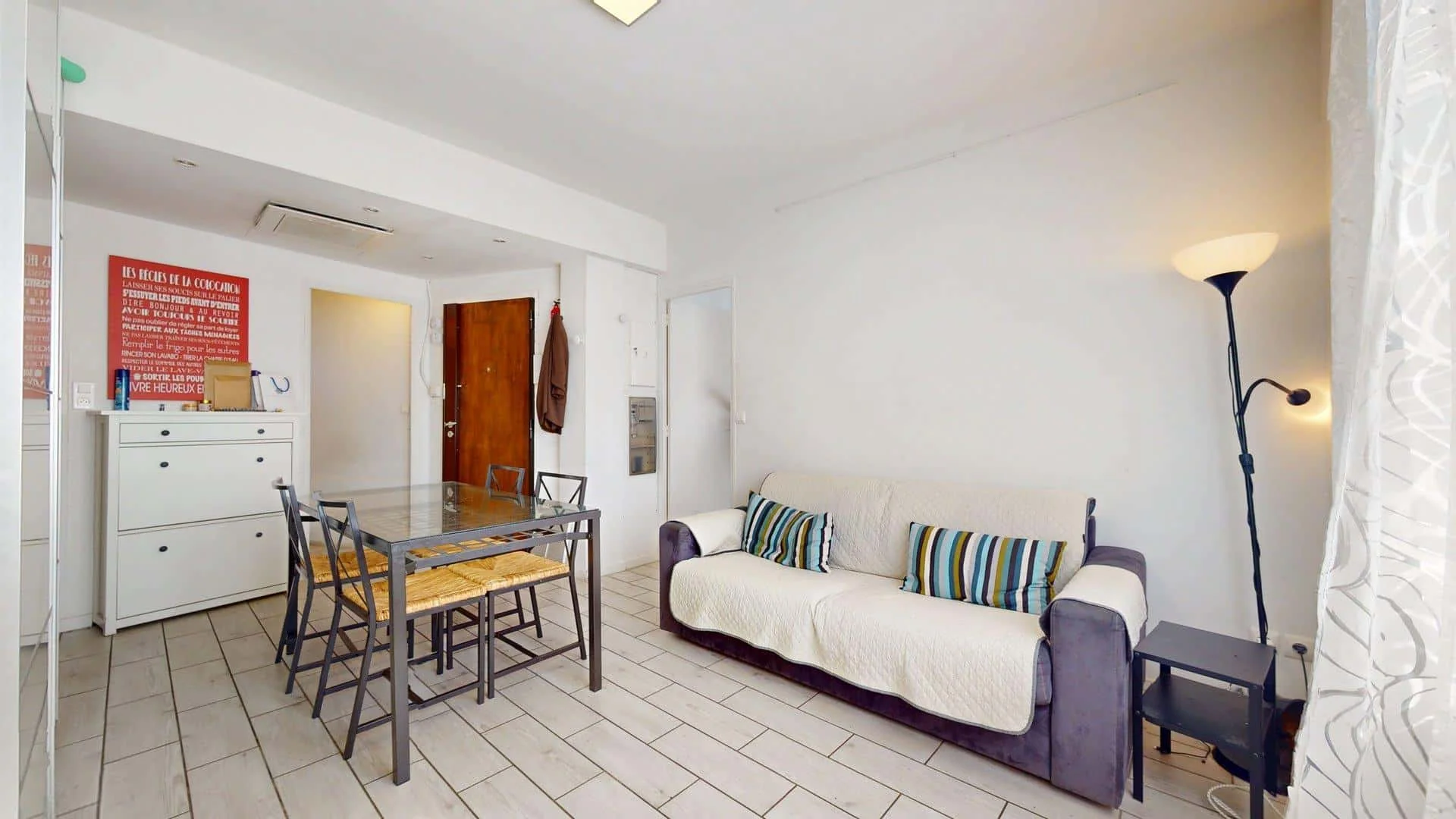 Student-friendly room in  with modern amenities