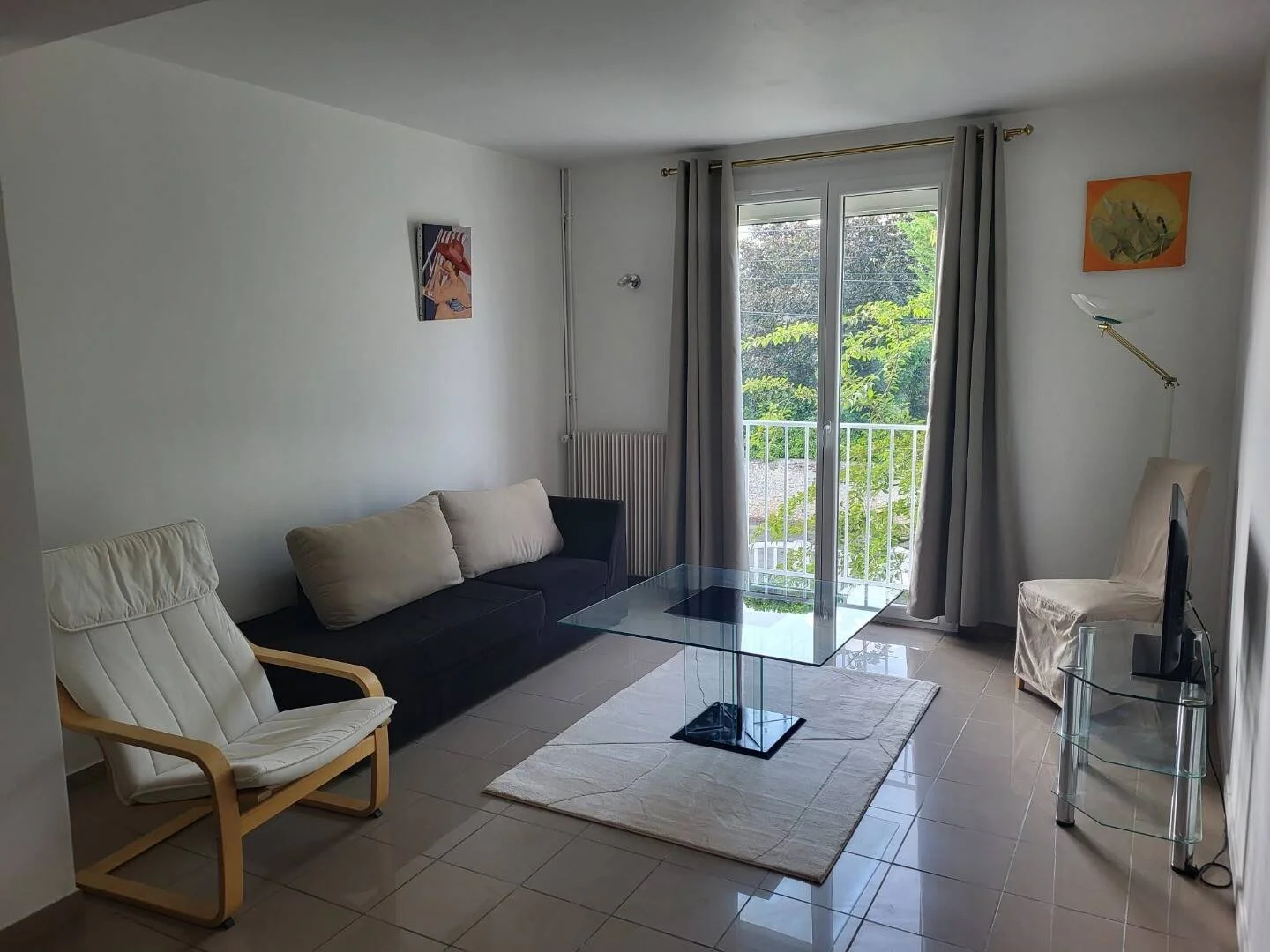 Quarto para alugar em apartamento de estudantes em , totalmente mobilado
