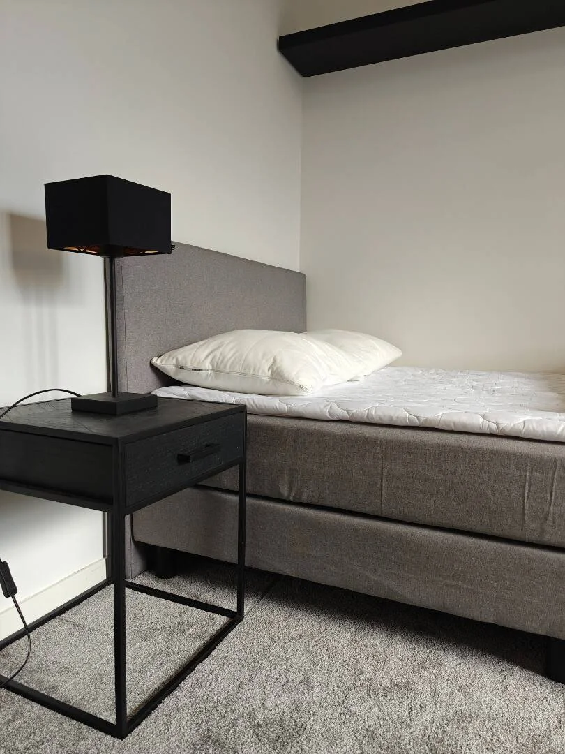 Bright and airy student room with easy university access in 