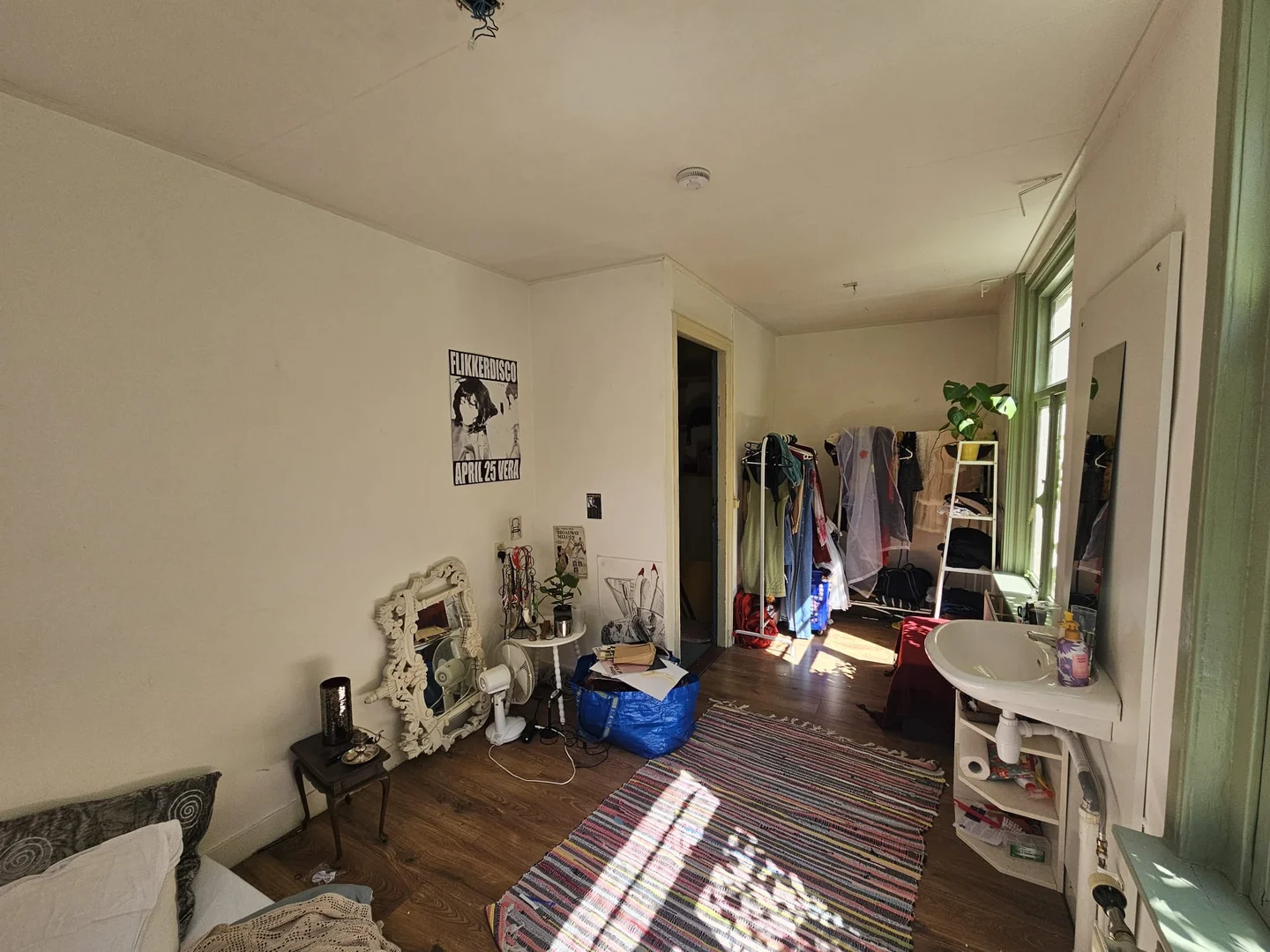 Chambre d'étudiant lumineuse et aérée avec accès facile à l'université dans 