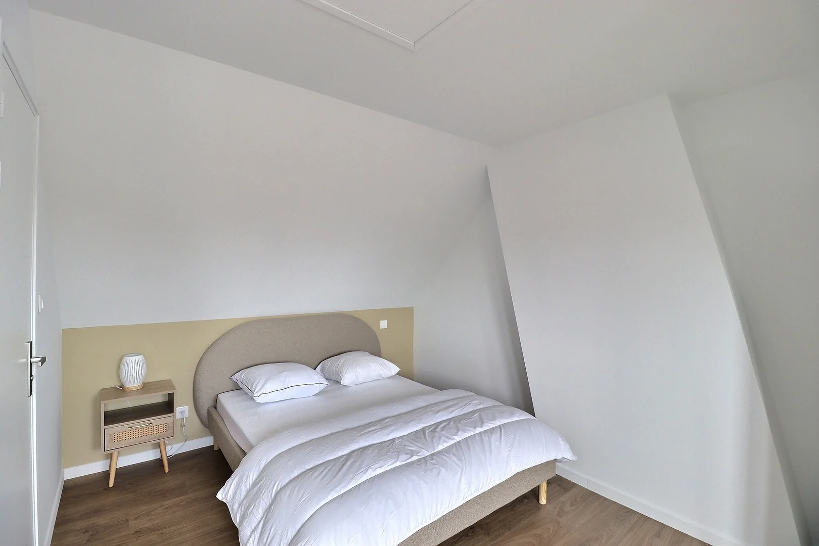 Quarto acolhedor para estudantes disponível em 