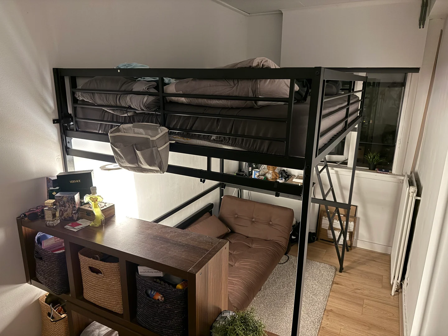 Zimmer in Studentenwohnung in  zu vermieten, voll möbliert