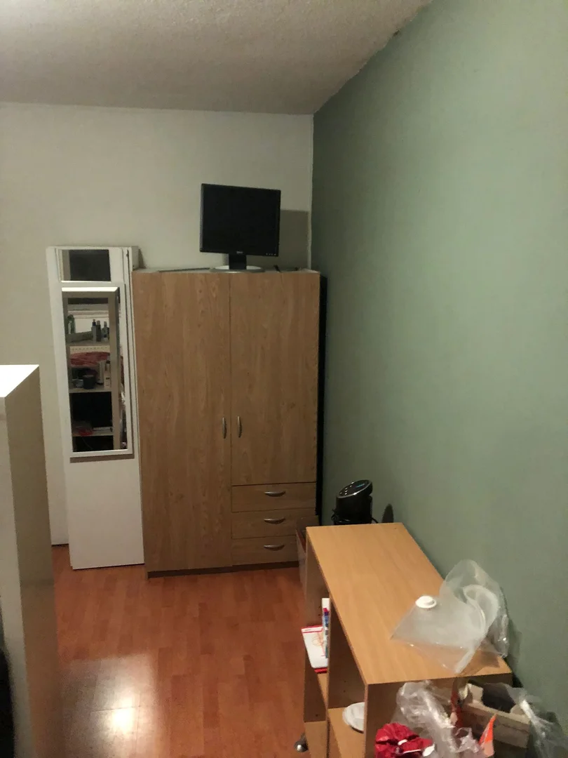 Pokój do wynajęcia w mieszkaniu studenckim w , w pełni umeblowany