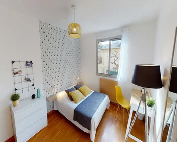 Private room at Rue Jean Vallier, image 1 of 14