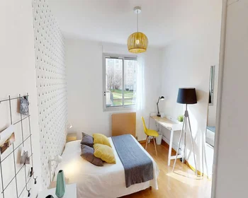 Private room at Rue Jean Vallier, image 2 of 14