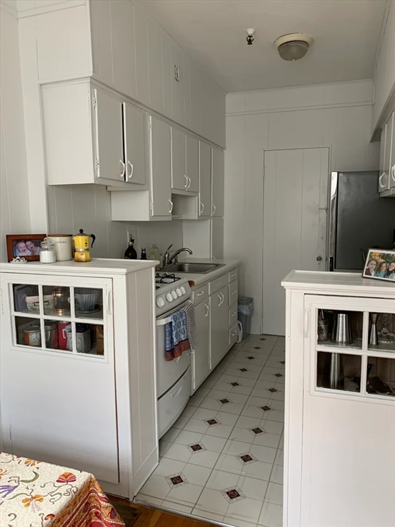 Convenient studio apartment for student living in 
