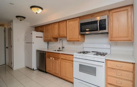 Logement entier en résidence à 240, Franklin St., Unit B2, Central Square, Cambridge, MA, 02139, image 9 de 17