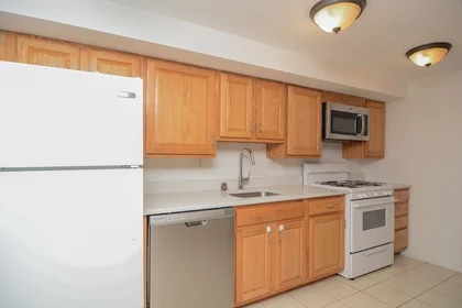 Logement entier en résidence à 240, Franklin St., Unit B2, Central Square, Cambridge, MA, 02139, image 10 de 17
