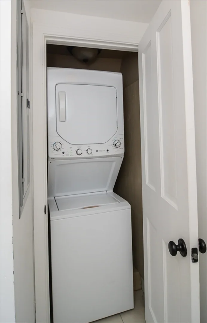 240, Franklin St., Unit B2, Central Square, Cambridge, MA, 02139