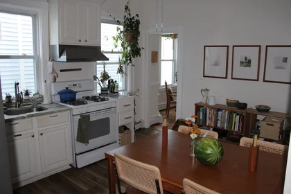 Alojamiento entero en residencia en 15, Arcola, Unit 2, Jamaica Plain, Boston, MA, 02130, imagen 2 de 14