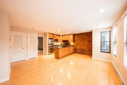 Gesamte Unterkunft in der 8, Battery St., Unit 13, North End, Boston, MA, 02109, bild 1 von 10