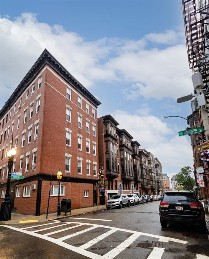 8, Battery St., Unit 13, North End, Boston, MA, 02109