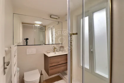 Logement entier à Rue Marguerite de Rochechouart, image 16 de 21