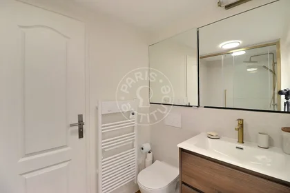 Logement entier à Rue Marguerite de Rochechouart, image 17 de 21