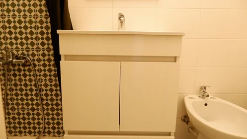 Appartamento intero in Travessa do Terreiro a Santa Catarina, immagine 17 di 35